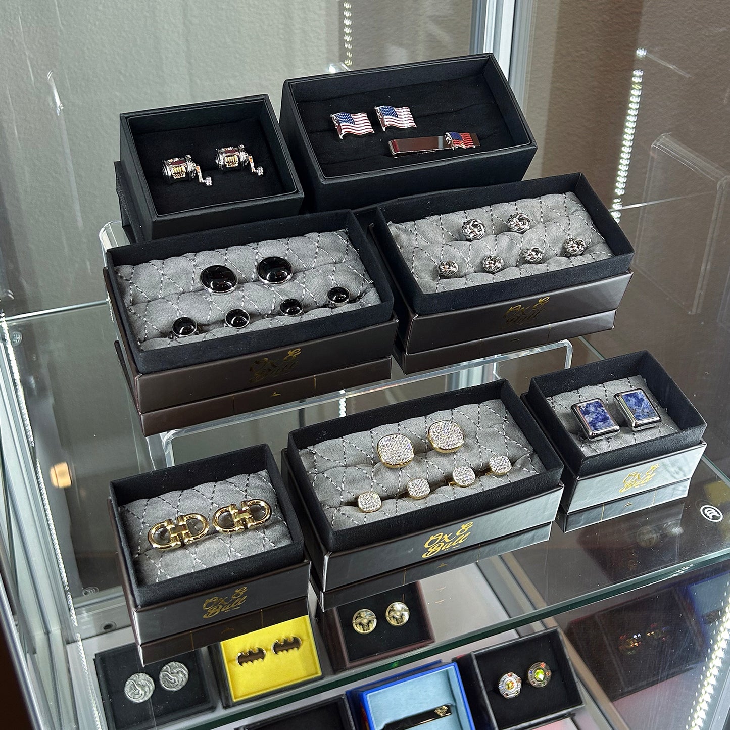 Retail Glass Display White Cabinet With Locking Storage Image 6