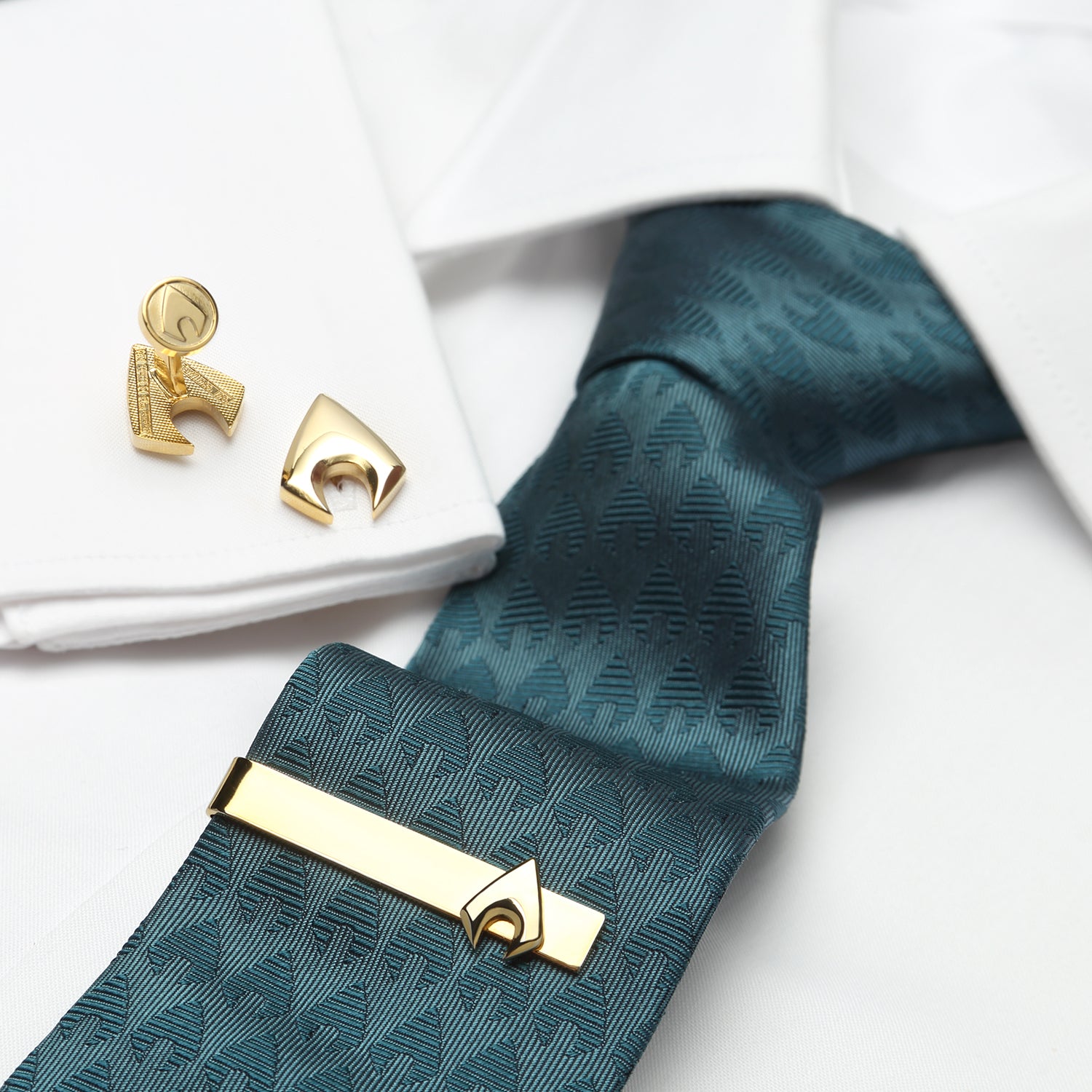 Aquaman Cufflinks Image 5