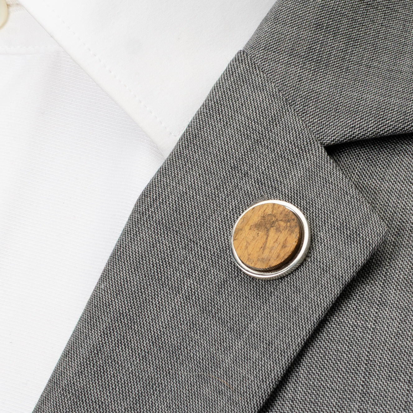 Ryman Auditorium White Oakwood Gunmetal Lapel Pin