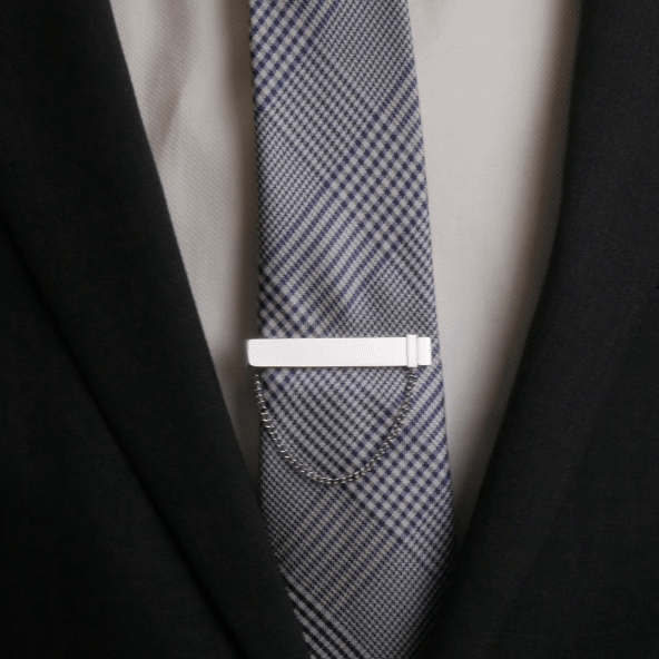 how to wear a tie clip with chain