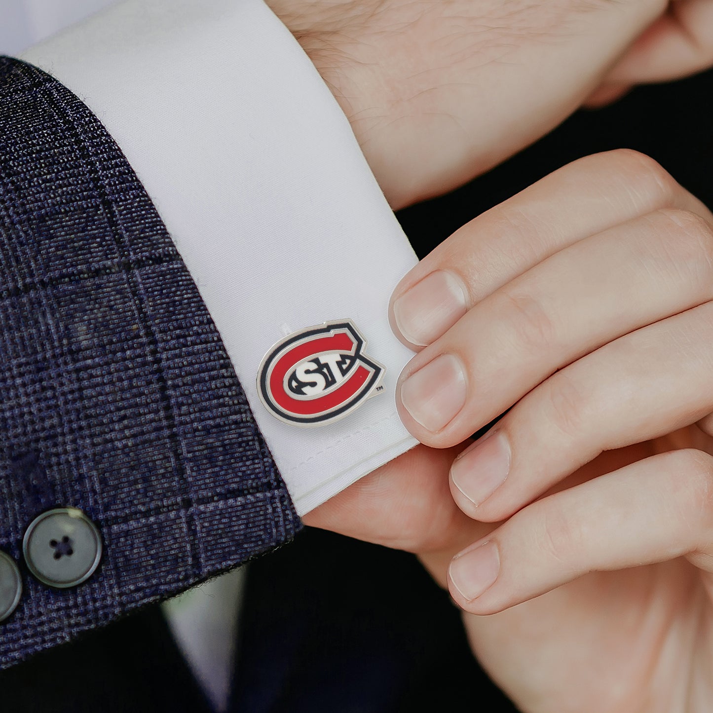 St. Cloud State Husky Mascot Cufflinks Image 2
