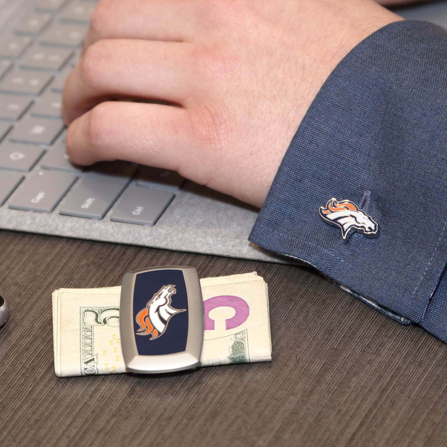 Denver Broncos Cufflinks Image 4