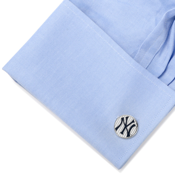 Yankees Pinstripe Cufflink and Tie Bar Gift Set Image 7