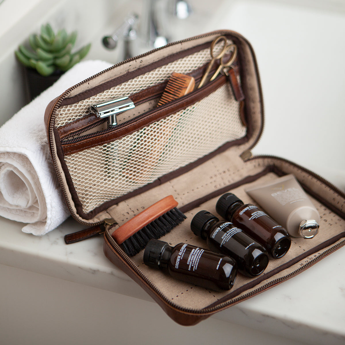 Kent Travel Kit in Brompton Brown Image 7