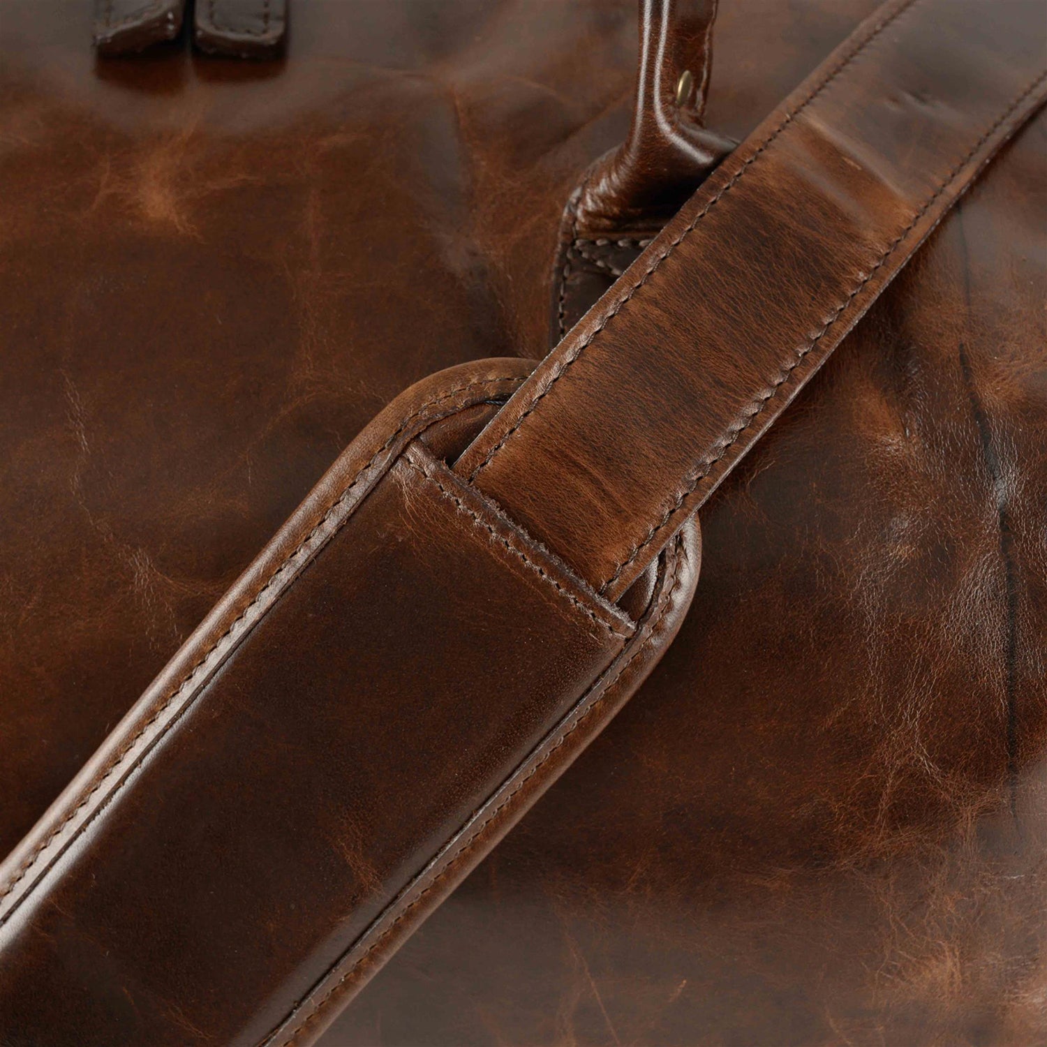 Benedict Weekend Bag in Brompton Brown Image 7